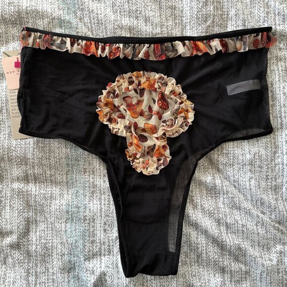 Uye Surana Magical Mushrooms Ruffled High Waist Undies 2X/3X - Picture 3 of 3